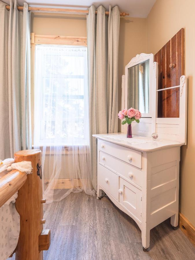 Craftsman'S Loft - Heritage Charm - Ac - 5 Min Dt Calgary Ngoại thất bức ảnh